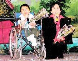 Đêm giao lưu nghệ sĩ và các cháu khuyết tật