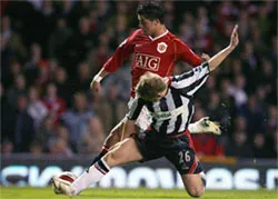 Khi một quả phạt đền bị phớt lờ! ảnh 1