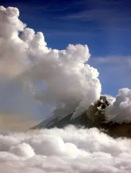 Colombia: Hơn 8.000 người sơ tán vì núi lửa