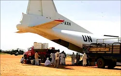 Máy bay Sudan cải trang thành máy bay LHQ