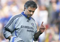 Nhành olive hòa bình ở Stamford Bridge ảnh 1