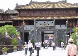 Dịp lễ 30-4 và 1-5: Nóng bỏng thị trường du lịch ở miền Trung