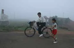 Giấc mơ của cô bé 8 tuổi ảnh 1