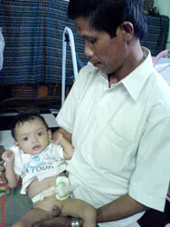 Gương sáng... gặp khó