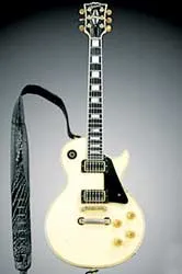 Bán đấu giá cây guitar của U2