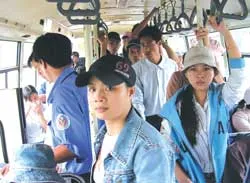 Nhiều lãng phí khi sử dụng tiền trợ giá xe buýt