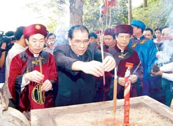 Cả nước hướng về cội nguồn