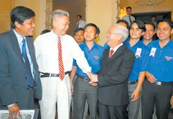 TPHCM mít tinh kỷ niệm 32 năm ngày giải phóng miền Nam 30-4 và Quốc tế Lao động 1-5