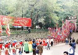 Lễ hội Đền Hùng năm 2007 làm sống lại nhiều giá trị văn hóa vùng đất Tổ ảnh 2