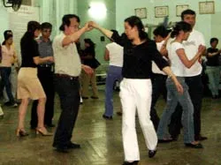 Thời… khiêu vũ