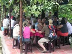 Vui chơi, mua sắm dịp lễ 30-4 và 1-5: Nhiều điểm giữ xe quá giá