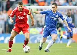 Liverpool giành vé vào chung kết