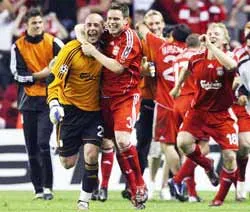 Liverpool giành vé vào chung kết ảnh 4