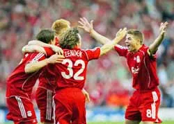 Liverpool giành vé vào chung kết ảnh 2