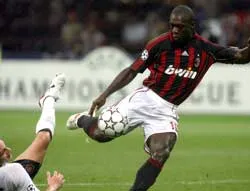 "Quỷ đỏ" ngã gục dưới "ngọn giáo La Mã" ảnh 2