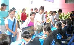 Chen nhau mong thành thần tượng âm nhạc ảnh 2