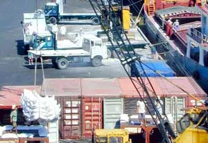 Bài 1: Cảng nước sâu trên luồng cạn