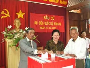 Hôm nay 20-5, cử tri cả nước phấn khởi đi bầu ĐBQH ảnh 5