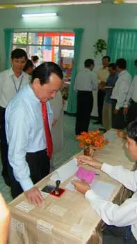 Hôm nay 20-5, cử tri cả nước phấn khởi đi bầu ĐBQH ảnh 2