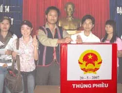 Hôm nay 20-5, cử tri cả nước phấn khởi đi bầu ĐBQH ảnh 6