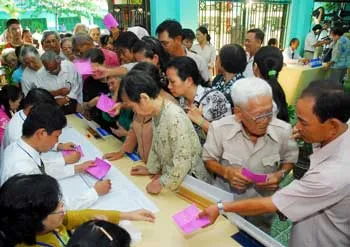 Hôm nay 20-5, cử tri cả nước phấn khởi đi bầu ĐBQH ảnh 4