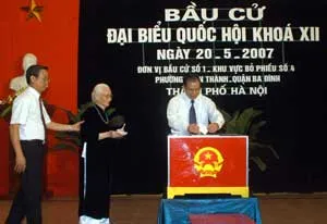 Hôm nay 20-5, cử tri cả nước phấn khởi đi bầu ĐBQH