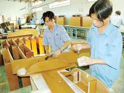 Ngành chế biến gỗ xuất khẩu, biến nguyên liệu thành sản phẩm thế mạnh