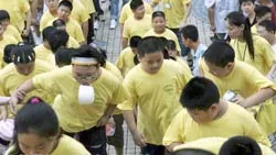 Trung Quốc: Bắt buộc học khiêu vũ