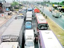 Cầu vượt Gò Dưa (TPHCM)… dây dưa ảnh 2