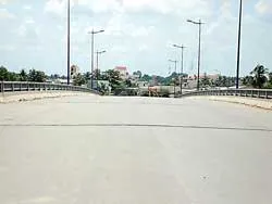 Cầu vượt Gò Dưa (TPHCM)… dây dưa