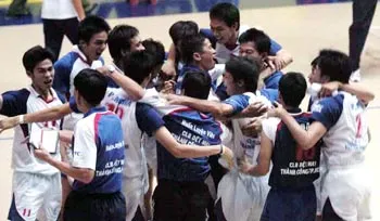 Niềm vui của đội bóng chuyền Dệt may Thành Công TPHCM tại giải đội mạnh năm 2006. Ảnh: Dũng Phương