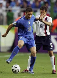 Galliani: "Milan không muốn lừa dối cổ động viên" ảnh 2