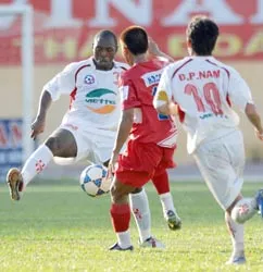 Than bị đe dọa lật đổ ảnh 1