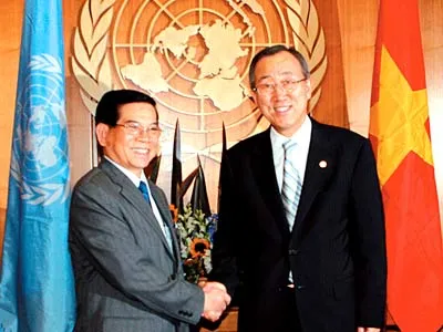 Tổng Thư ký Liên hợp quốc Ban Ki-Moon đón tiếp Chủ tịch nước Nguyễn Minh Triết tại trụ sở LHQ ở New York.