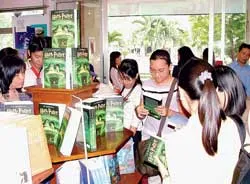 Ngành xuất bản hậu WTO, vẫn ám ảnh sách lậu