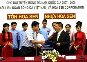 Hoa Sen Corporation xóa nỗi lo cho VFF ảnh 1