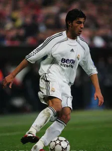 Newcastle muốn có Edmilson và Gudjohnsen ảnh 1