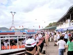 Ồ ạt du lịch hè