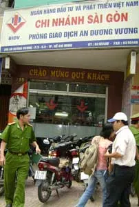 Sáng nay, tại TPHCM: Lại cướp có vũ khí
