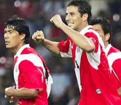 Venezuela dắt tay Uruguay vào tứ kết ảnh 2