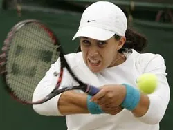 Sharapova hết hơi ảnh 2