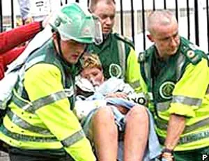 Ireland: Hơn 100 trẻ em bị cuốn ra biển