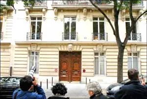 Khám xét nhà riêng cựu thủ tướng Pháp ảnh 2