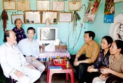 Ông già tìm hài cốt liệt sĩ dưới chân Thành cổ ảnh 2