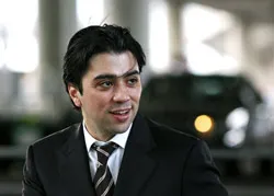 Phát lệnh bắt giam người sở hữu Tevez ảnh 1