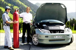 Xe hơi không gây ô nhiễm: Bao giờ?