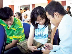 Kết bạn trên sàn