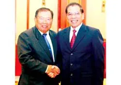 Mãi mãi chung tay dựng xây hai nước phồn vinh