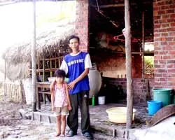 “Ba đừng chết, đừng bỏ con!”