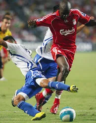 Liverpool vất vả vượt qua Nam Hoa (Hồng Công)